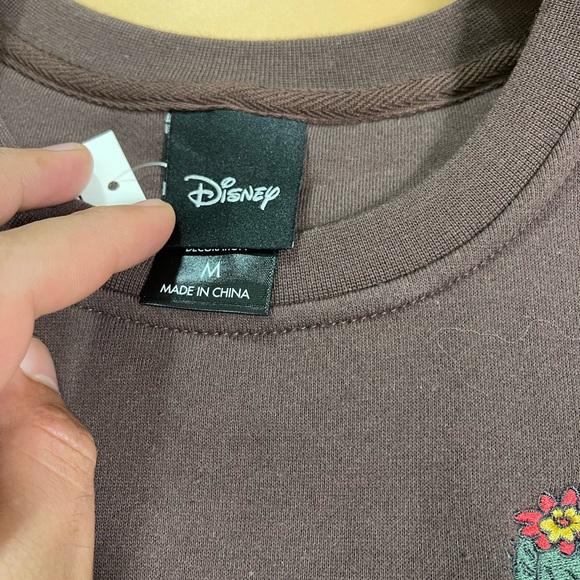 NWT - Disney Unisex Crewneck Embroidered Western Sweater Limited Edition - Picture 5 of 8